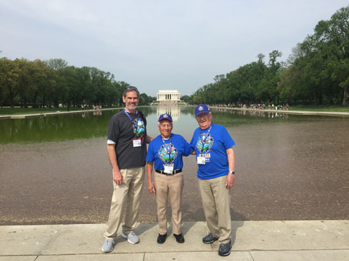 Carl with WW2 veterans on Heartland Honor Flight trip to DC